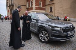 Jarosław Kaczyński na Wawelu w dniu 77. urodzin