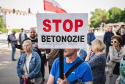 Gdańsk - protest dzielnic przed Radą Miasta