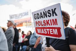 Gdańsk - protest dzielnic przed Radą Miasta