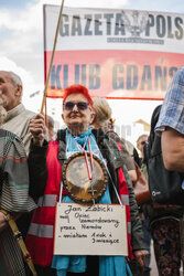Gdańsk - protest dzielnic przed Radą Miasta