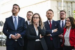 Gdańsk - protest dzielnic przed Radą Miasta