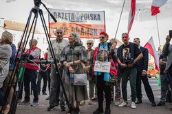 Gdańsk - protest dzielnic przed Radą Miasta
