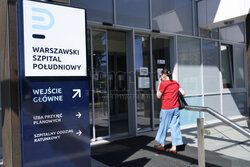 Konferencja posłów PiS przed Szpitalem Południowym