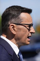 Konferencja posłów PiS przed Szpitalem Południowym